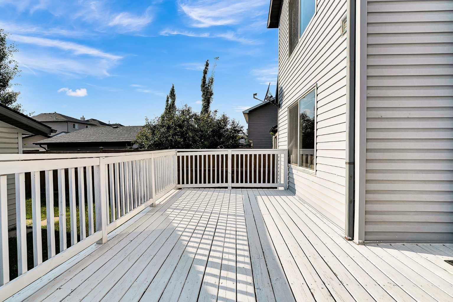 182 Citadel Bluff Close NW