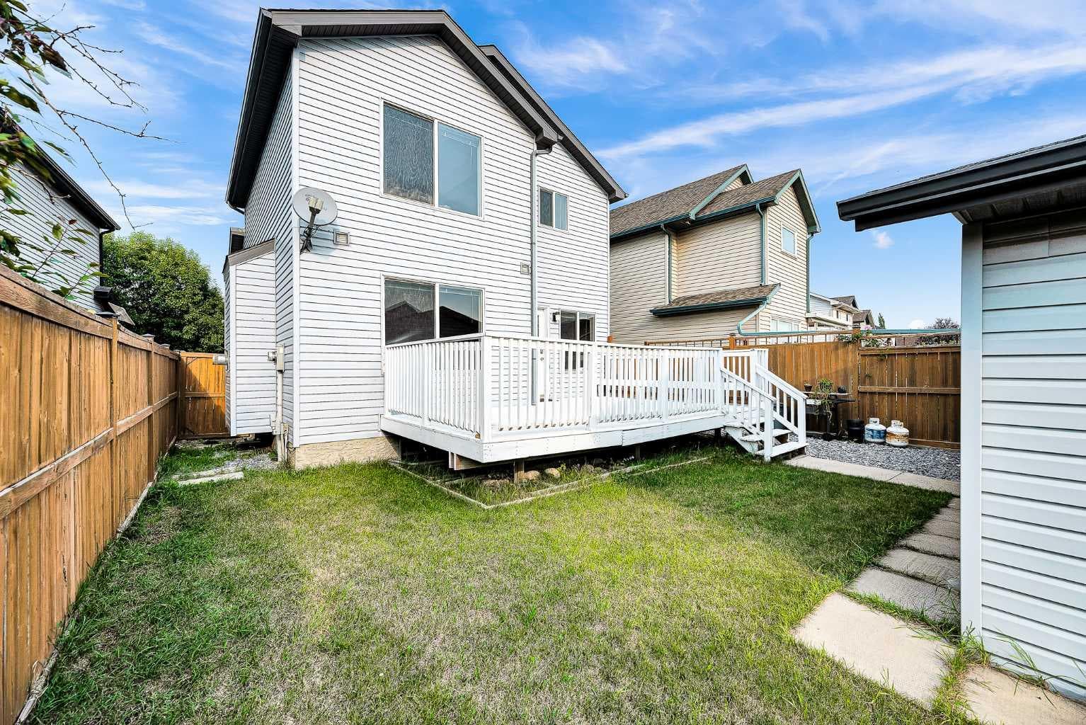 182 Citadel Bluff Close NW