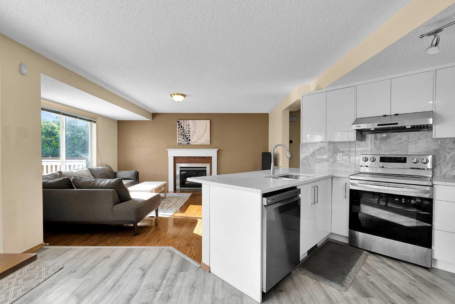 182 Citadel Bluff Close NW