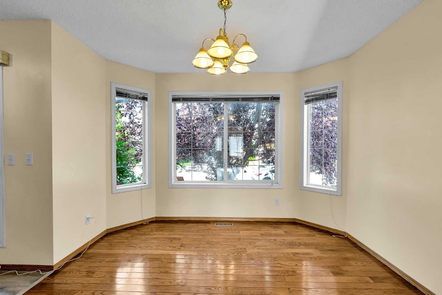 182 Citadel Bluff Close NW