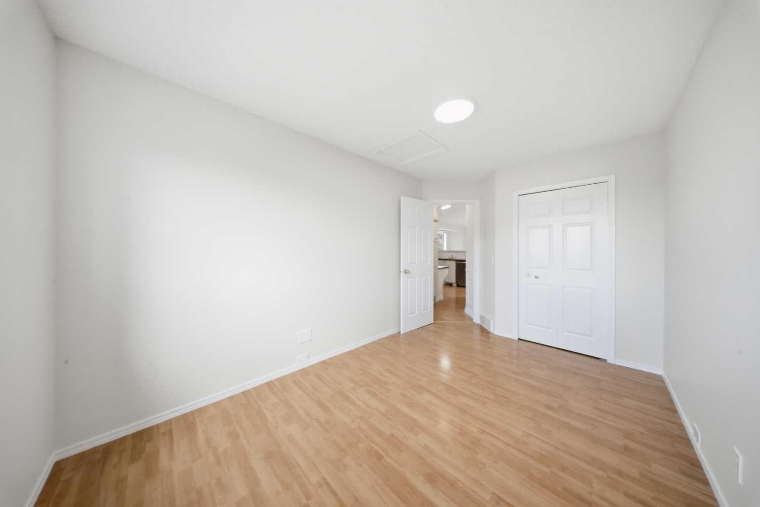 33 MARTIN CROSSING Green NE