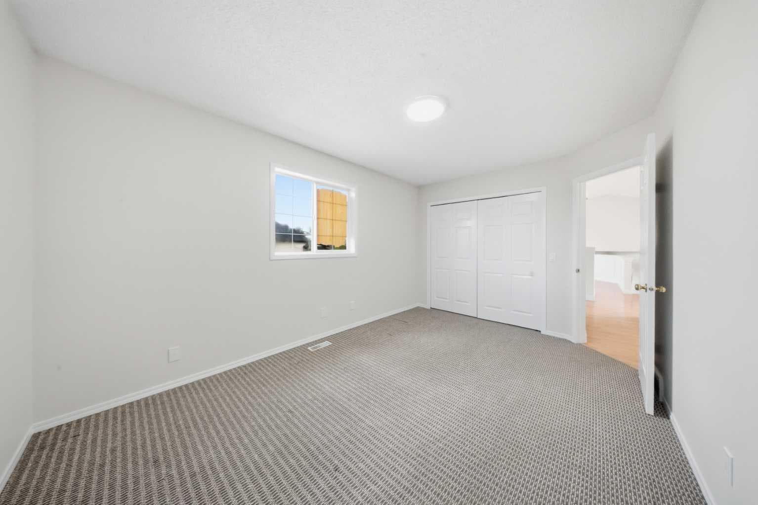 33 MARTIN CROSSING Green NE