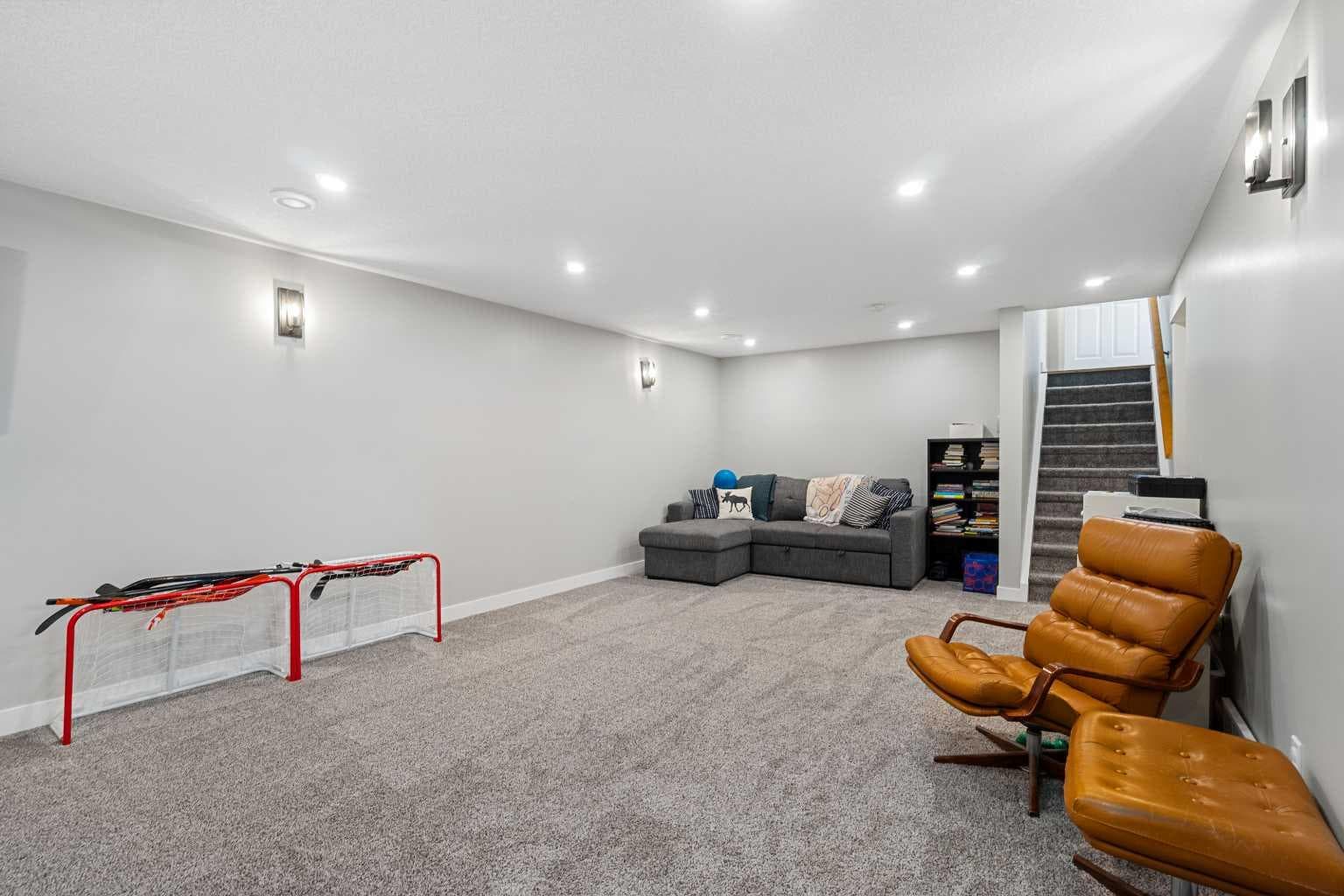 543 Willingdon Boulevard SE