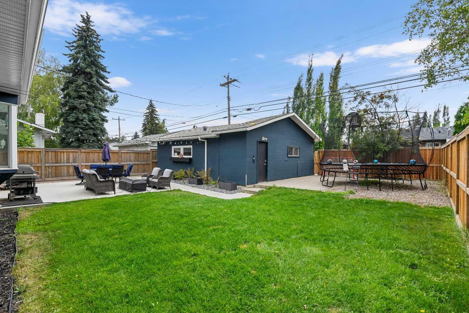 543 Willingdon Boulevard SE