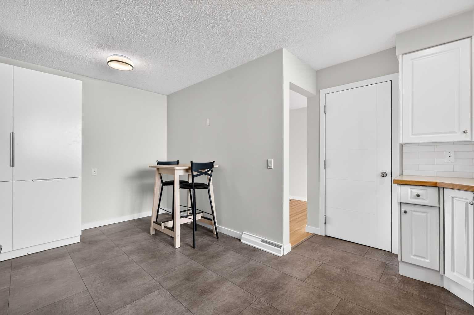 803 Canford Crescent SW
