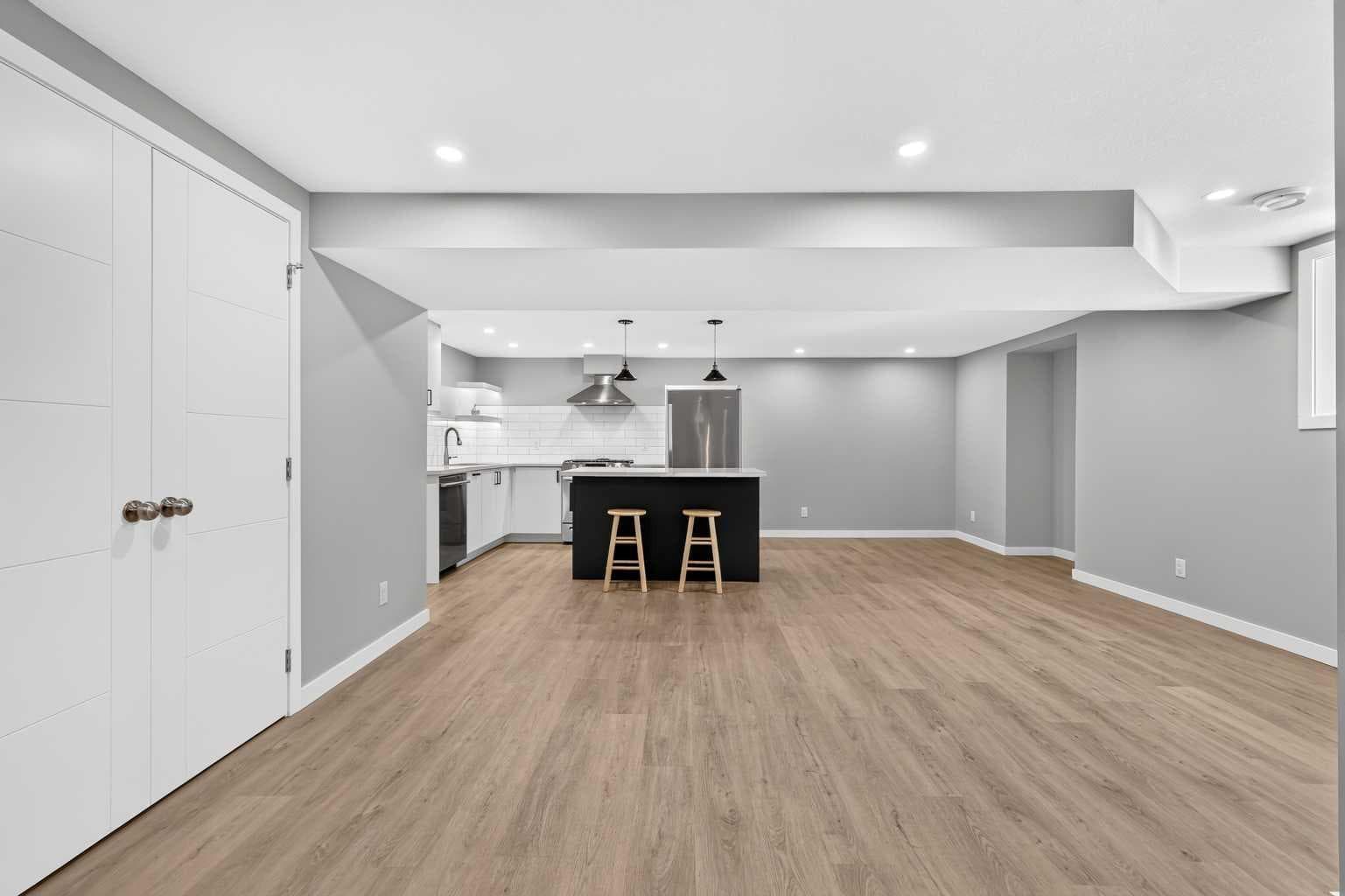 803 Canford Crescent SW