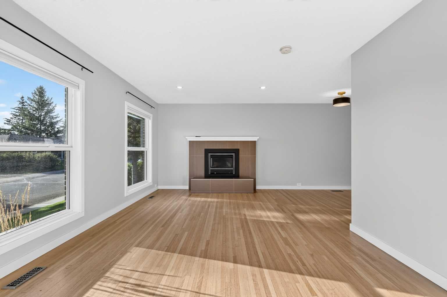 803 Canford Crescent SW