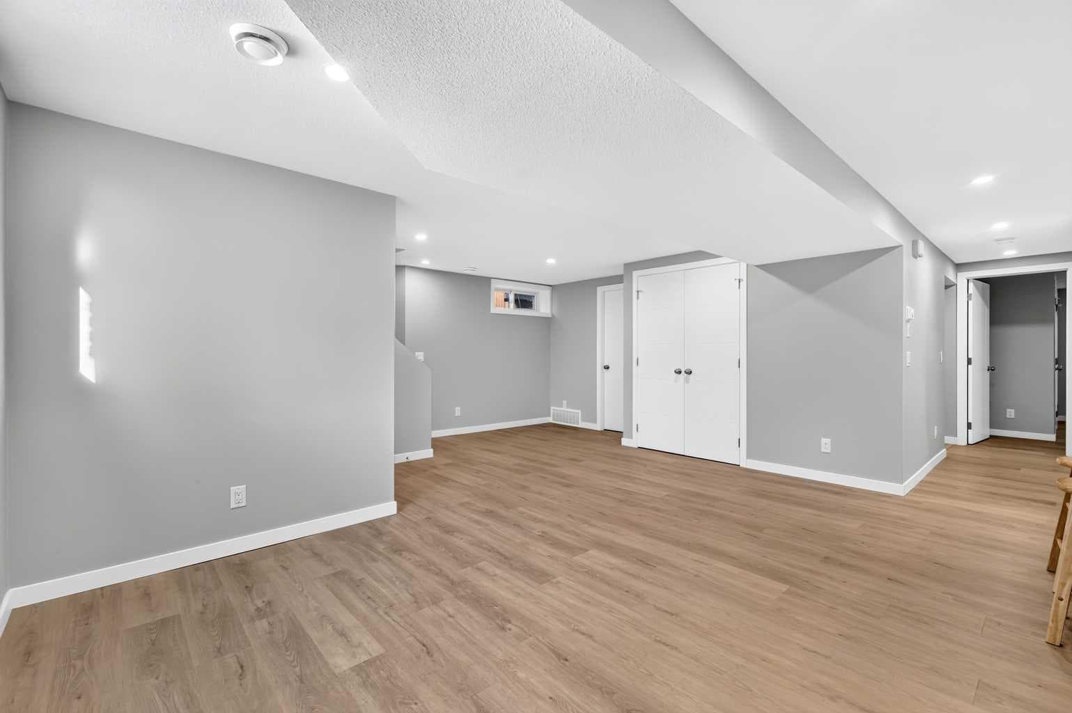 803 Canford Crescent SW