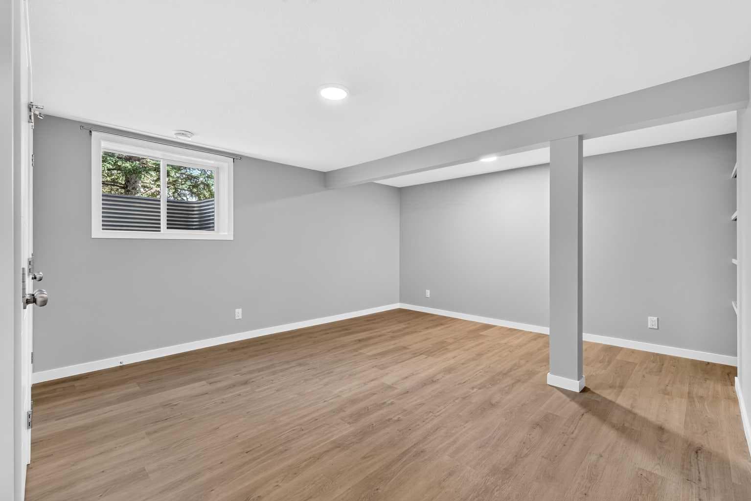 803 Canford Crescent SW