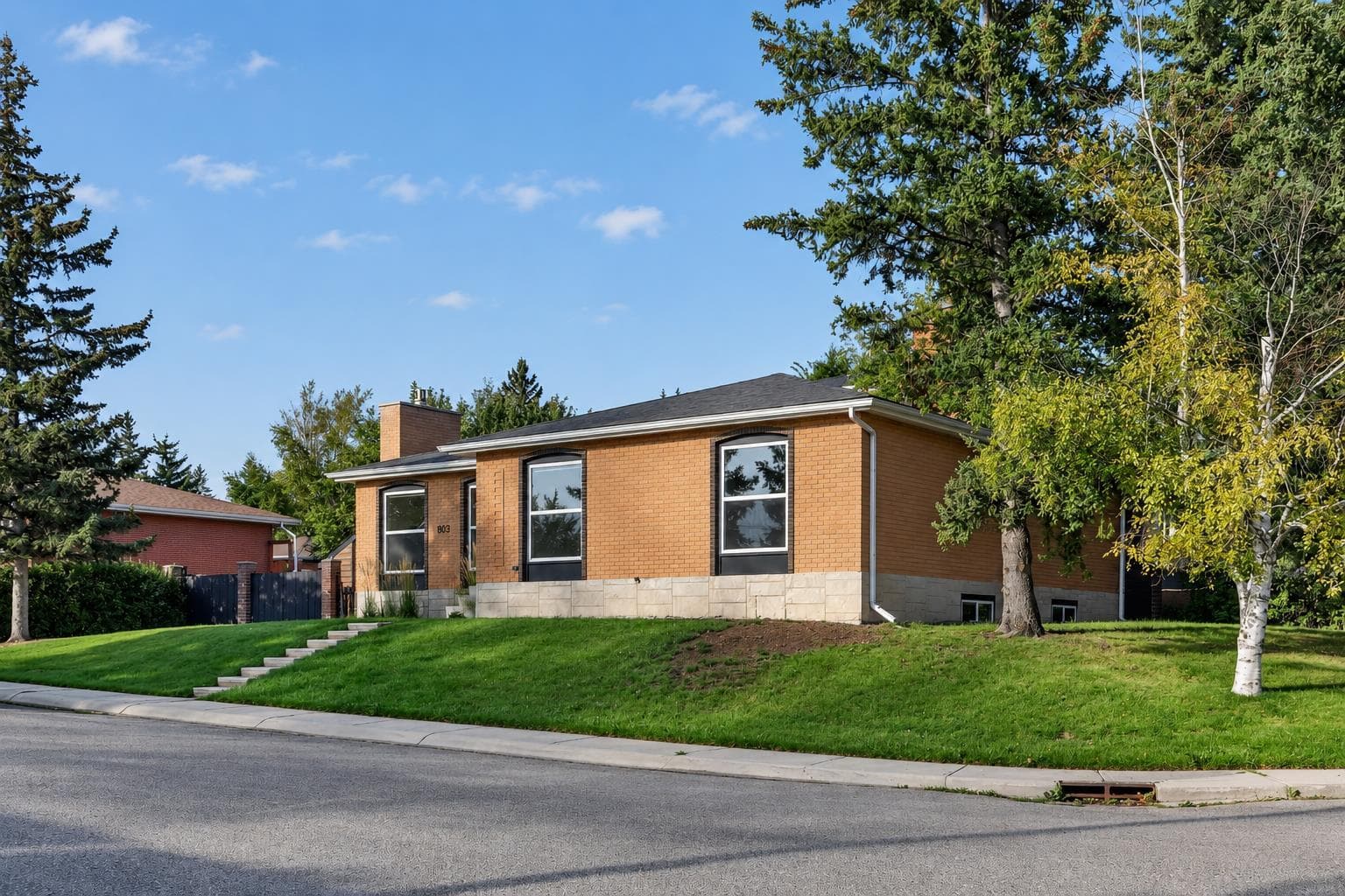 803 Canford Crescent SW