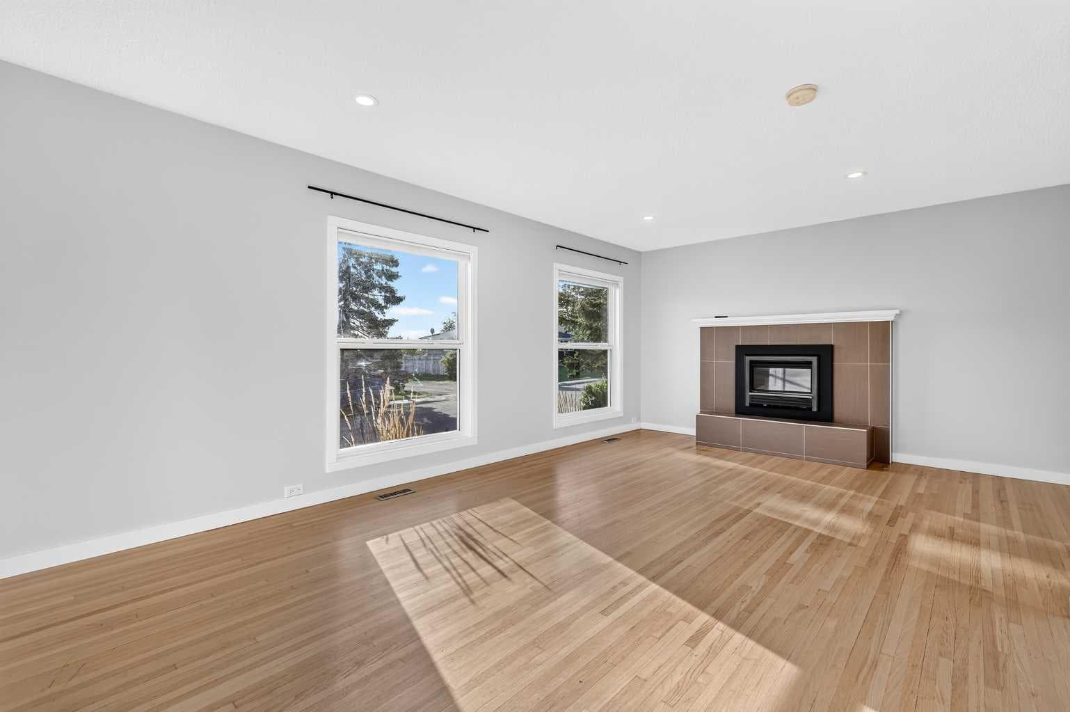 803 Canford Crescent SW
