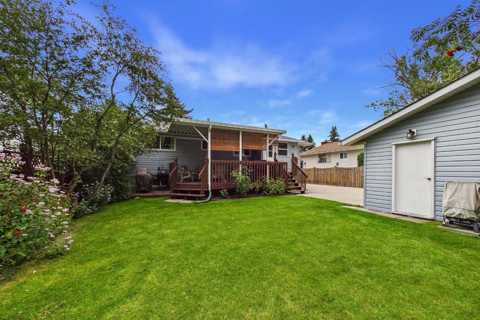 607 Cedarille Way SW