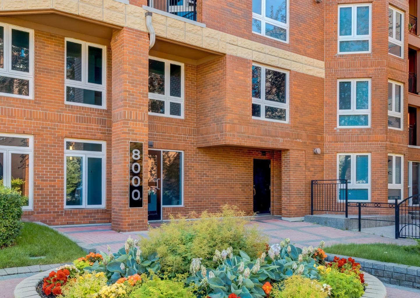 8402, 400 Eau Claire Avenue SW