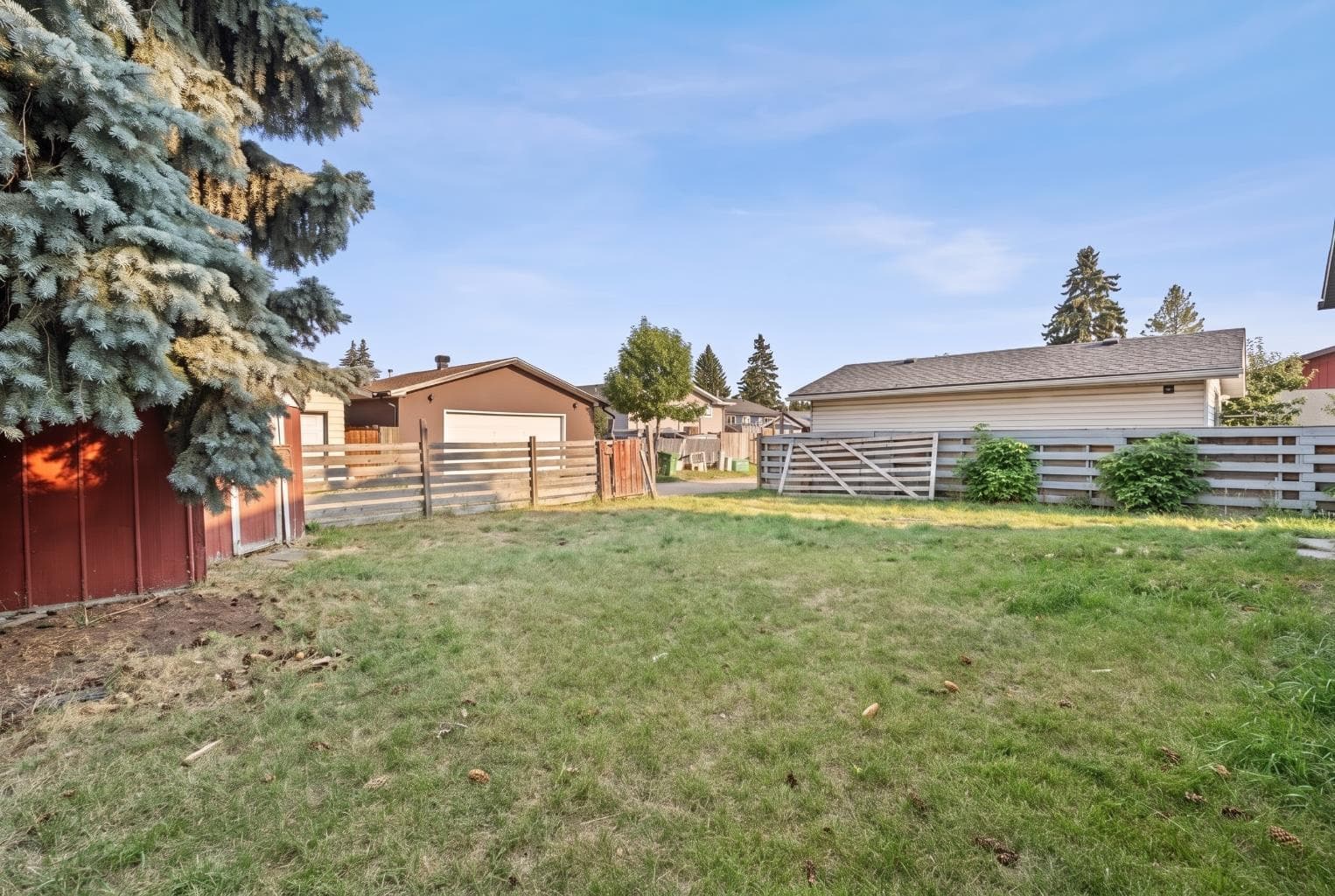 259 Manora Crescent NE