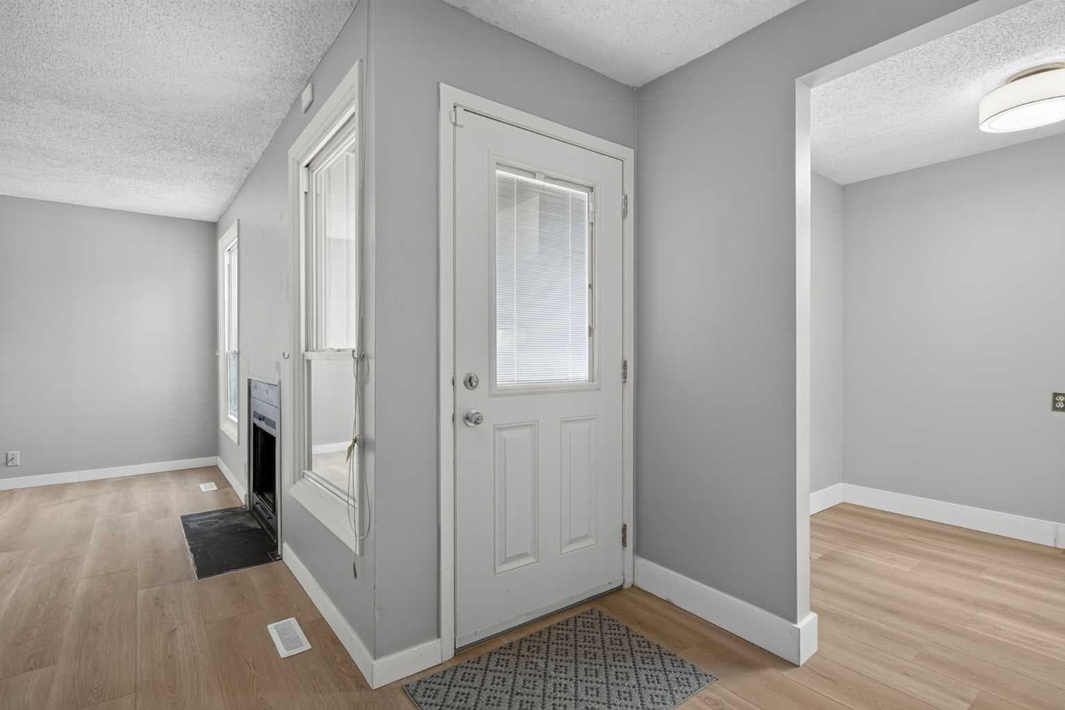 33, 3200 60 Street NE