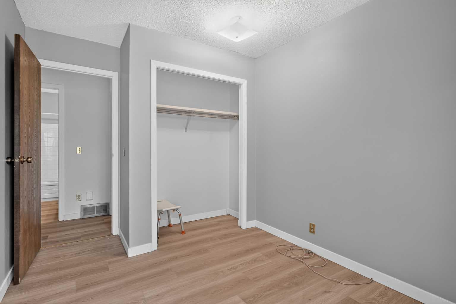33, 3200 60 Street NE
