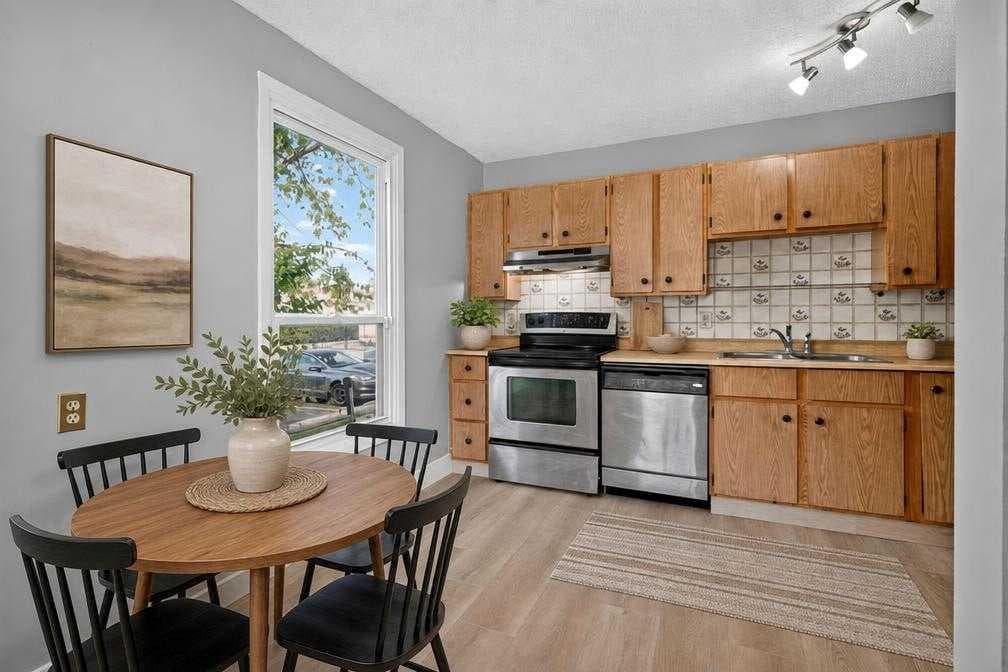 33, 3200 60 Street NE