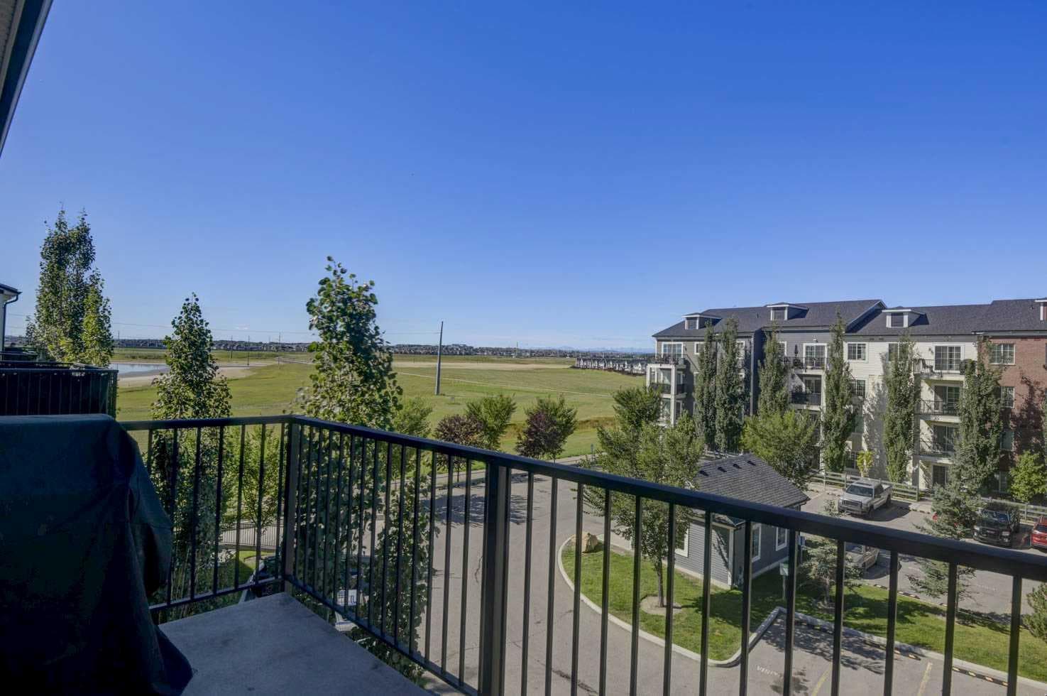 2414, 99 copperstone Park SE