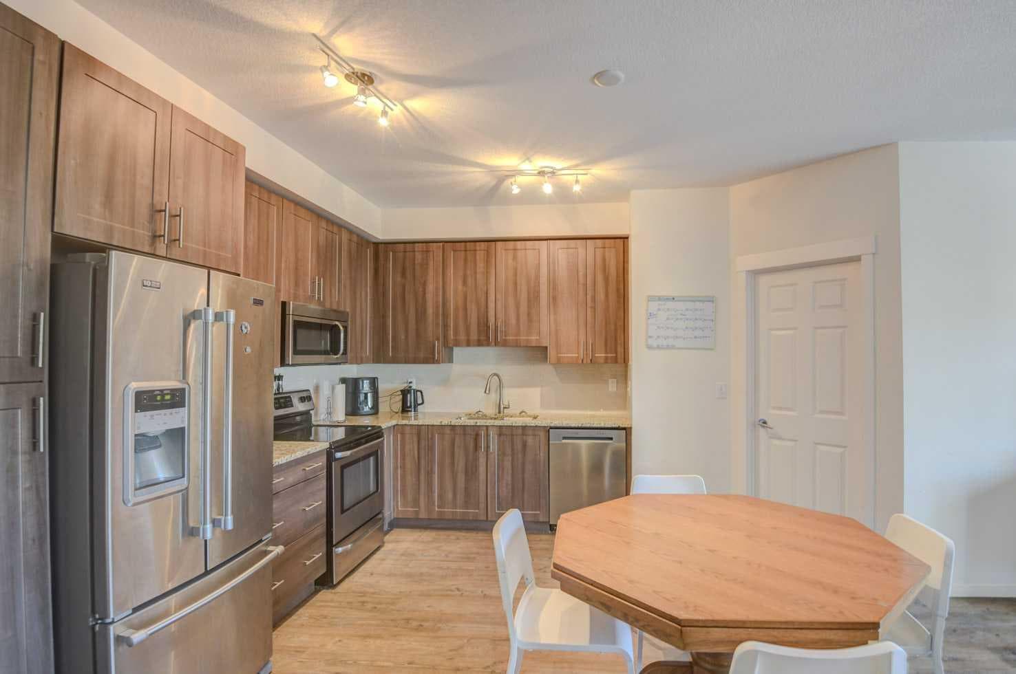 2414, 99 copperstone Park SE