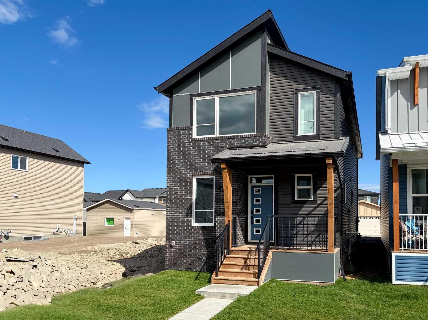 34 Chinook Winds Court SW