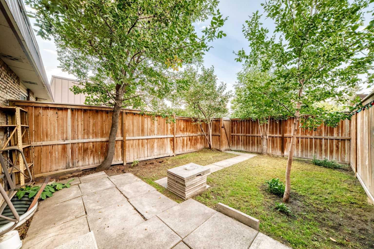 755 Kingsmere Crescent SW