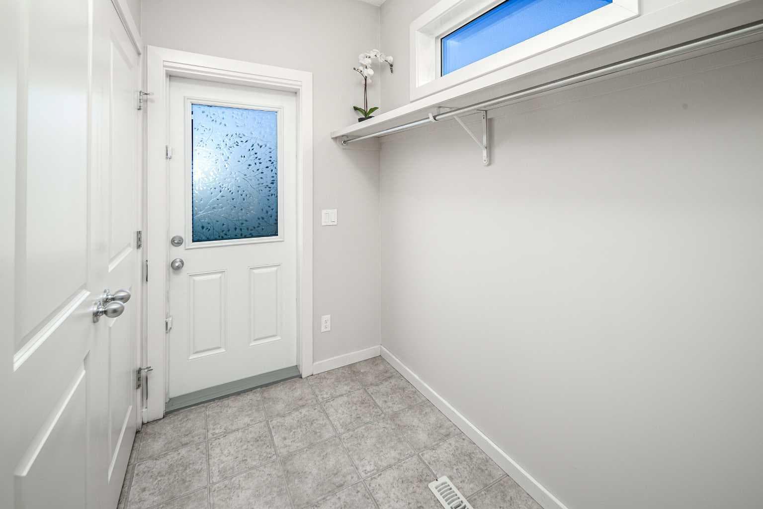 25 Marquis Place SE
