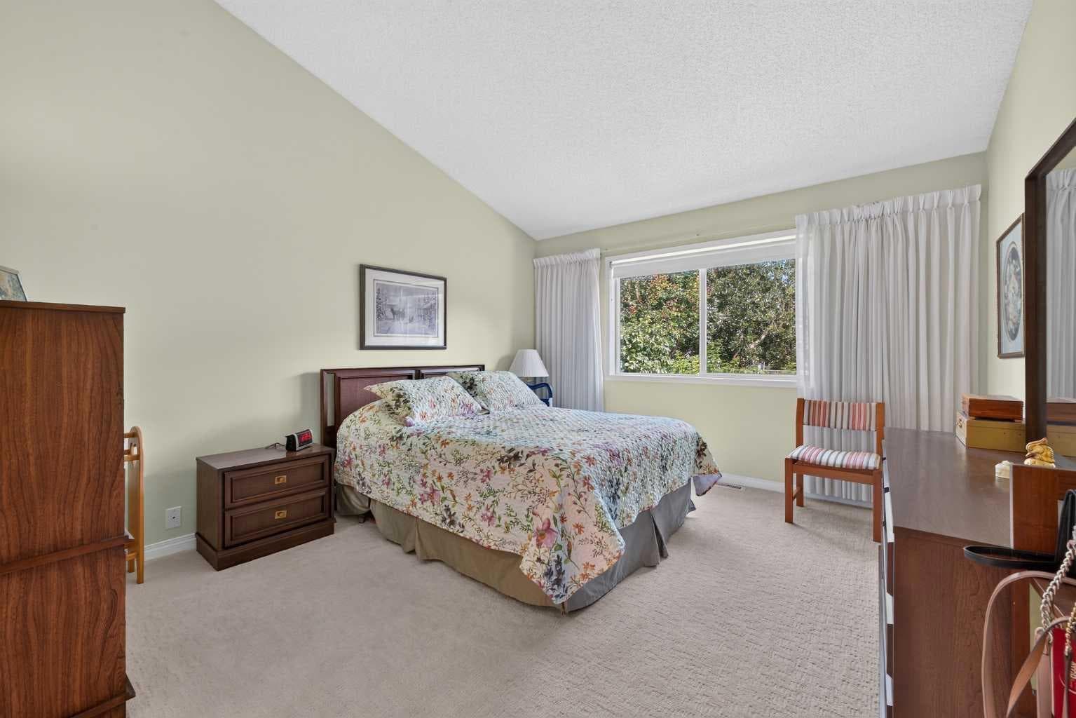 51 Chaparral Heath SE
