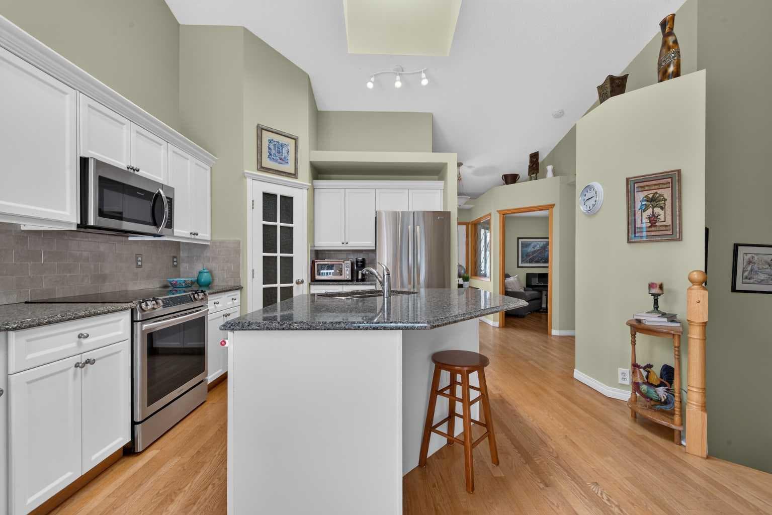 51 Chaparral Heath SE