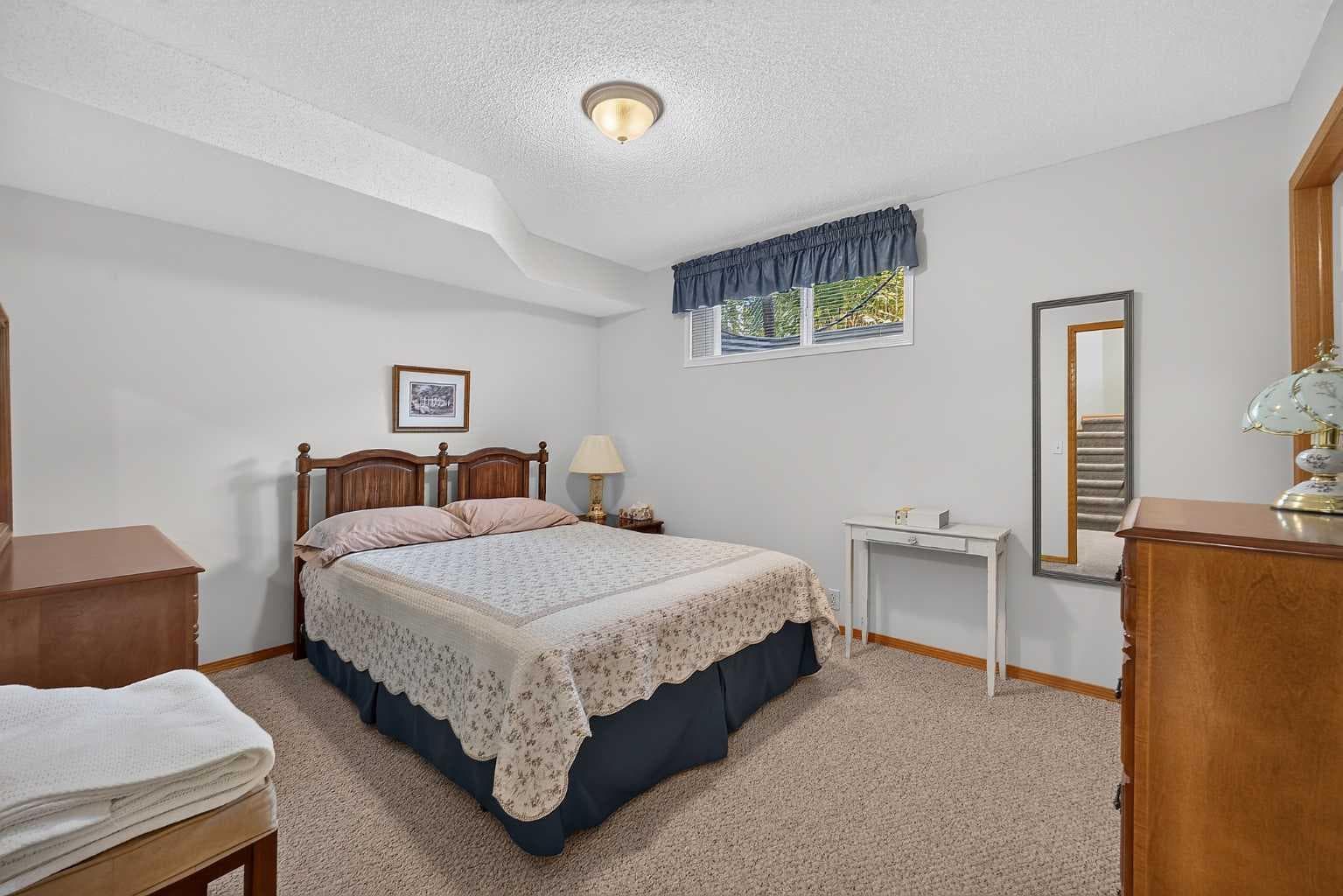 51 Chaparral Heath SE