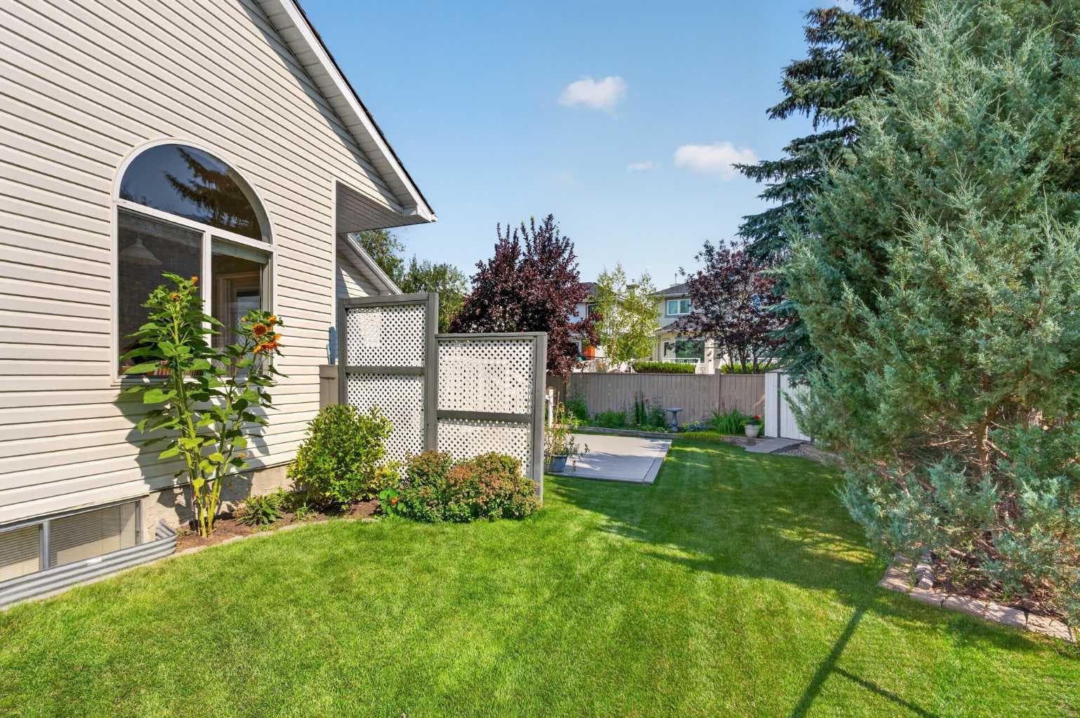 51 Chaparral Heath SE