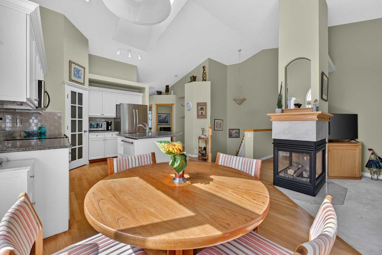 51 Chaparral Heath SE