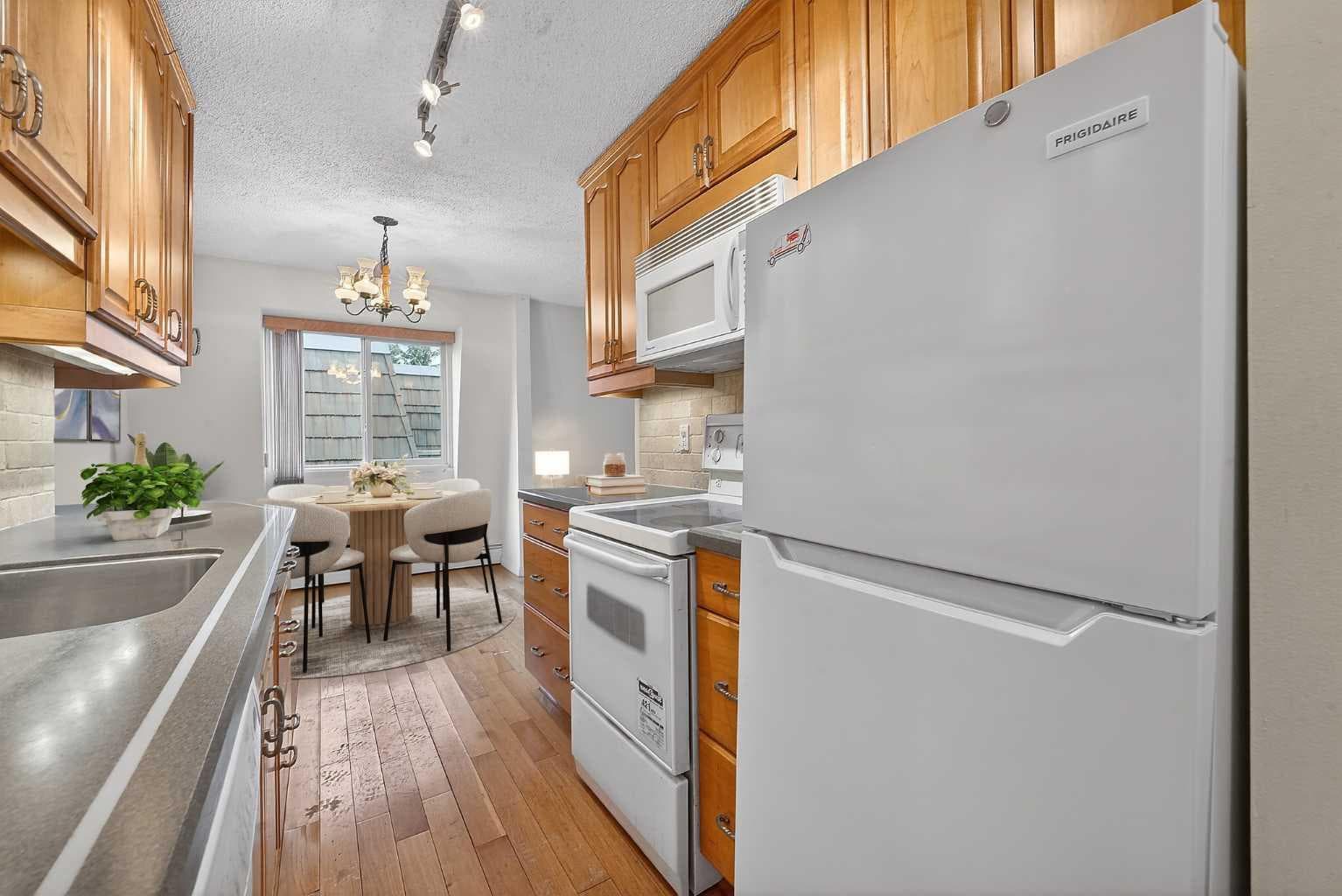 301, 508 Cedar Crescent SW