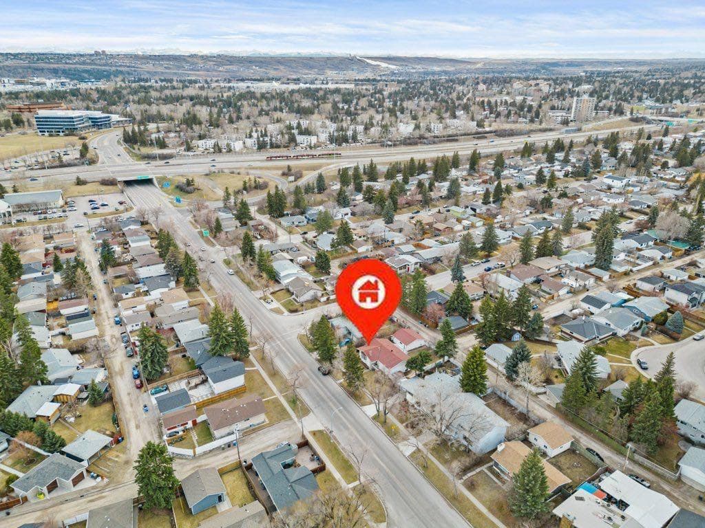 4207 Brisebois Drive NW