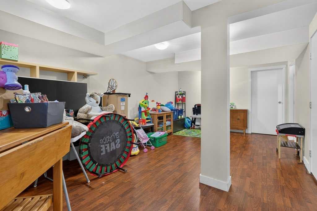 72 Tuscany Springs Way NW