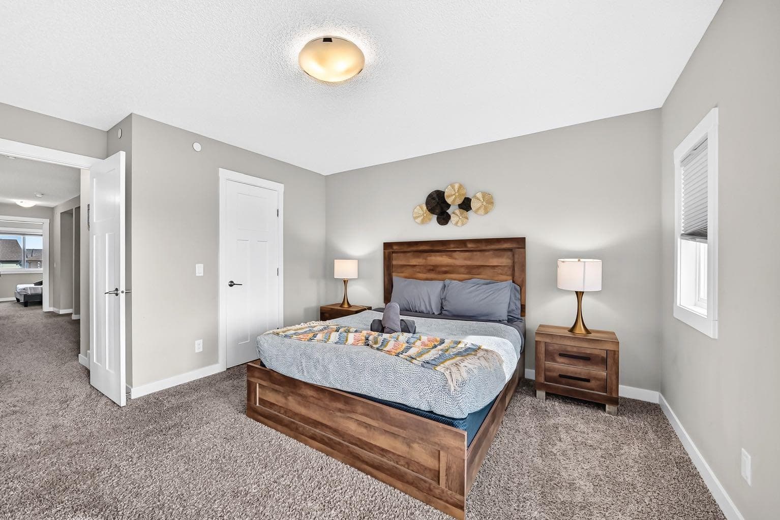 166 Howse Common NE