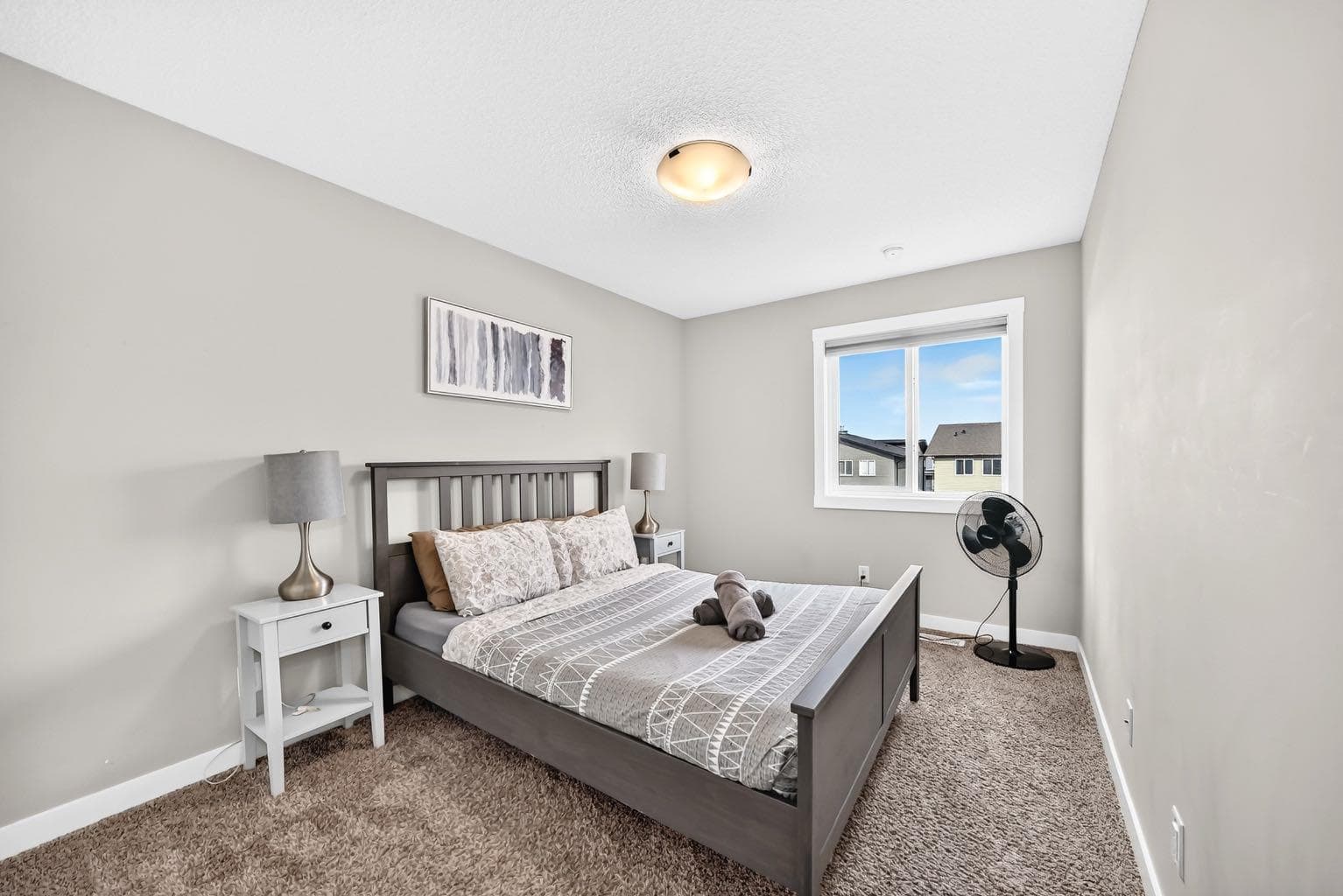 166 Howse Common NE