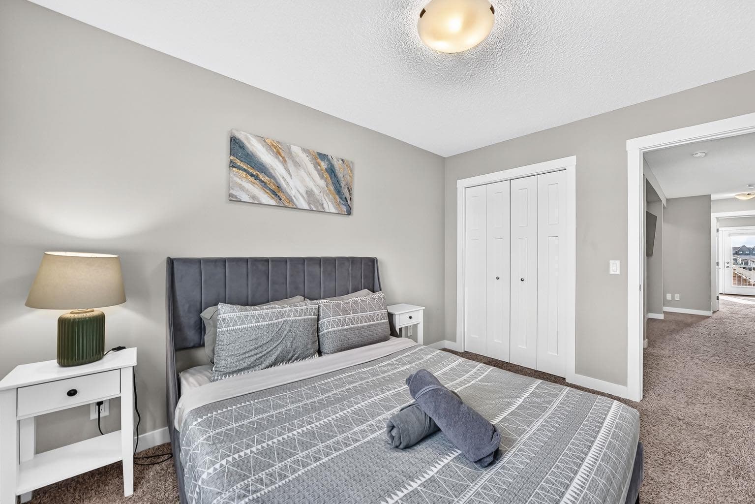 166 Howse Common NE