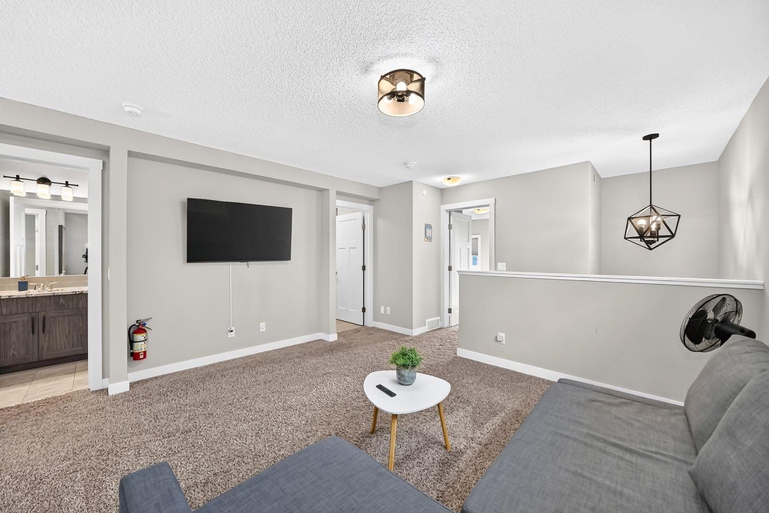166 Howse Common NE