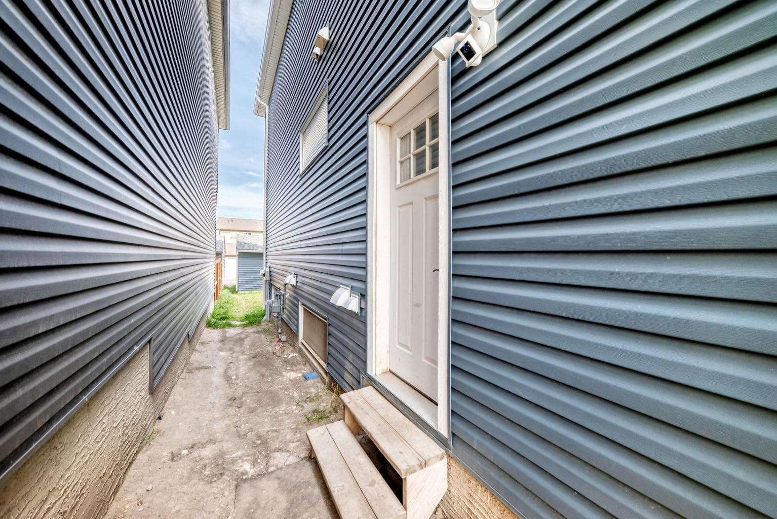 166 Howse Common NE
