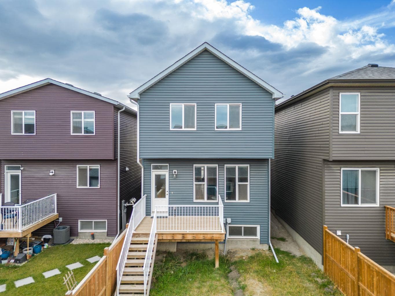 166 Howse Common NE
