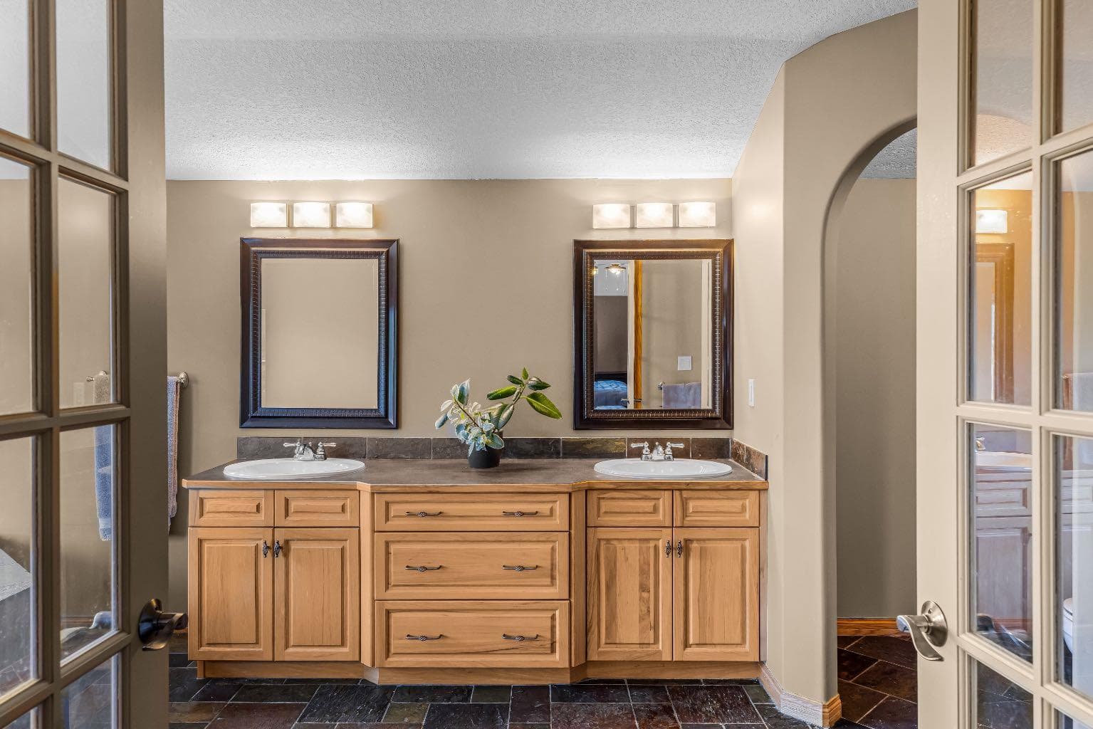 389 Eagle Heights 