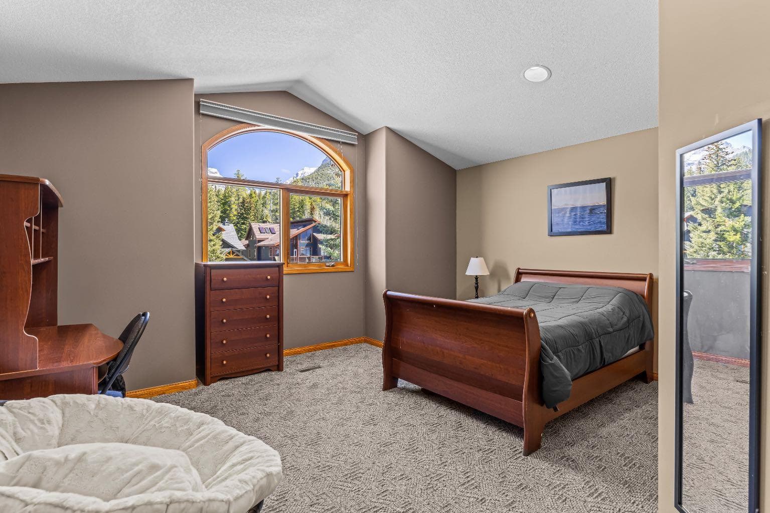 389 Eagle Heights 