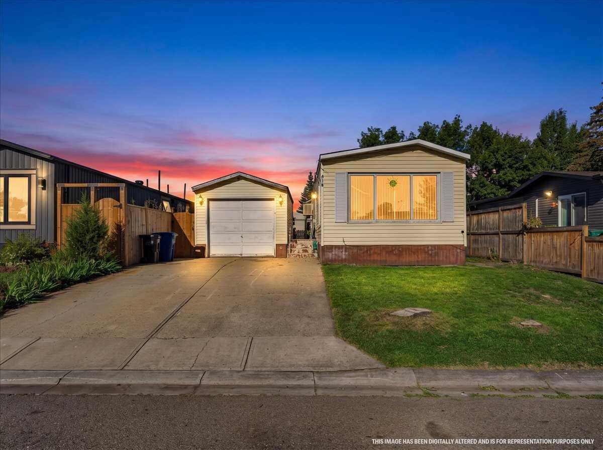 216 Spring Haven Close SE