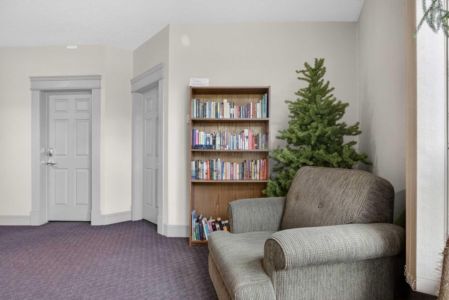 205, 2 14 Street NW