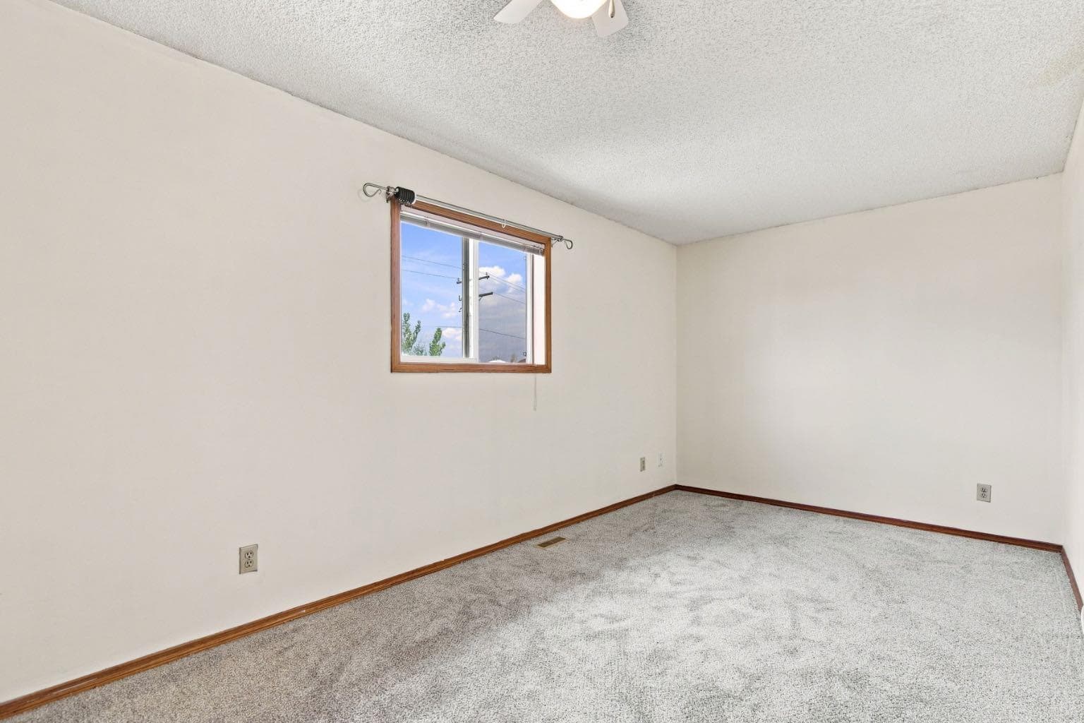 219 Coral Springs Circle NE