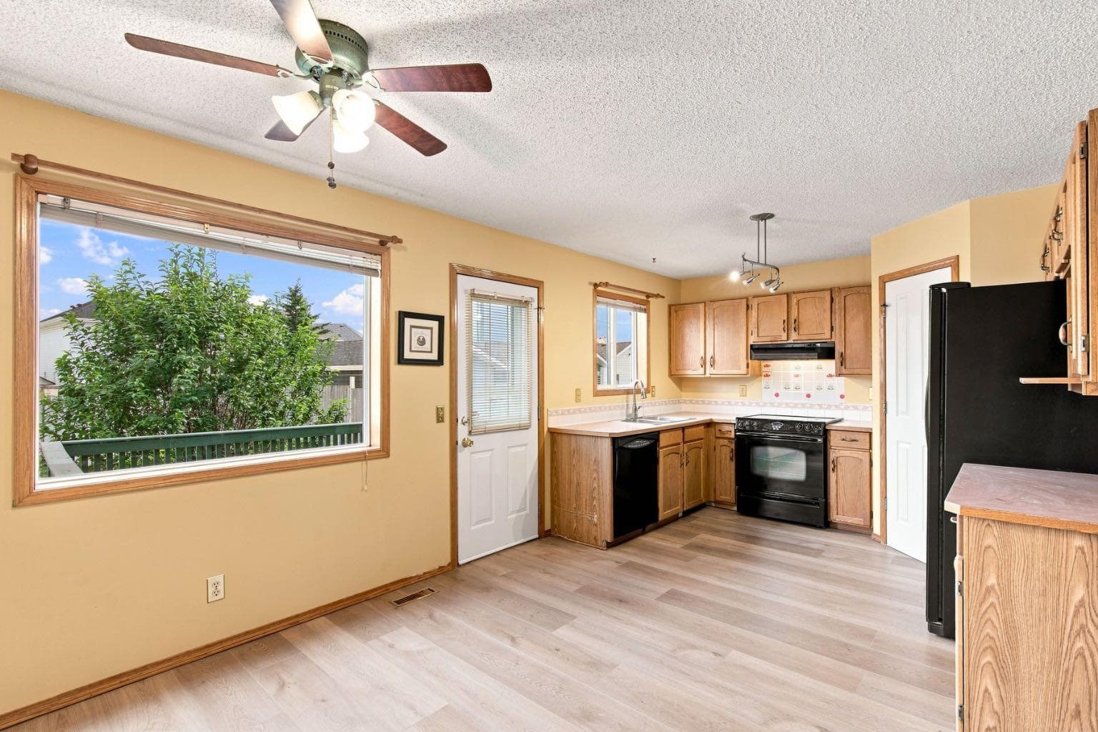 219 Coral Springs Circle NE