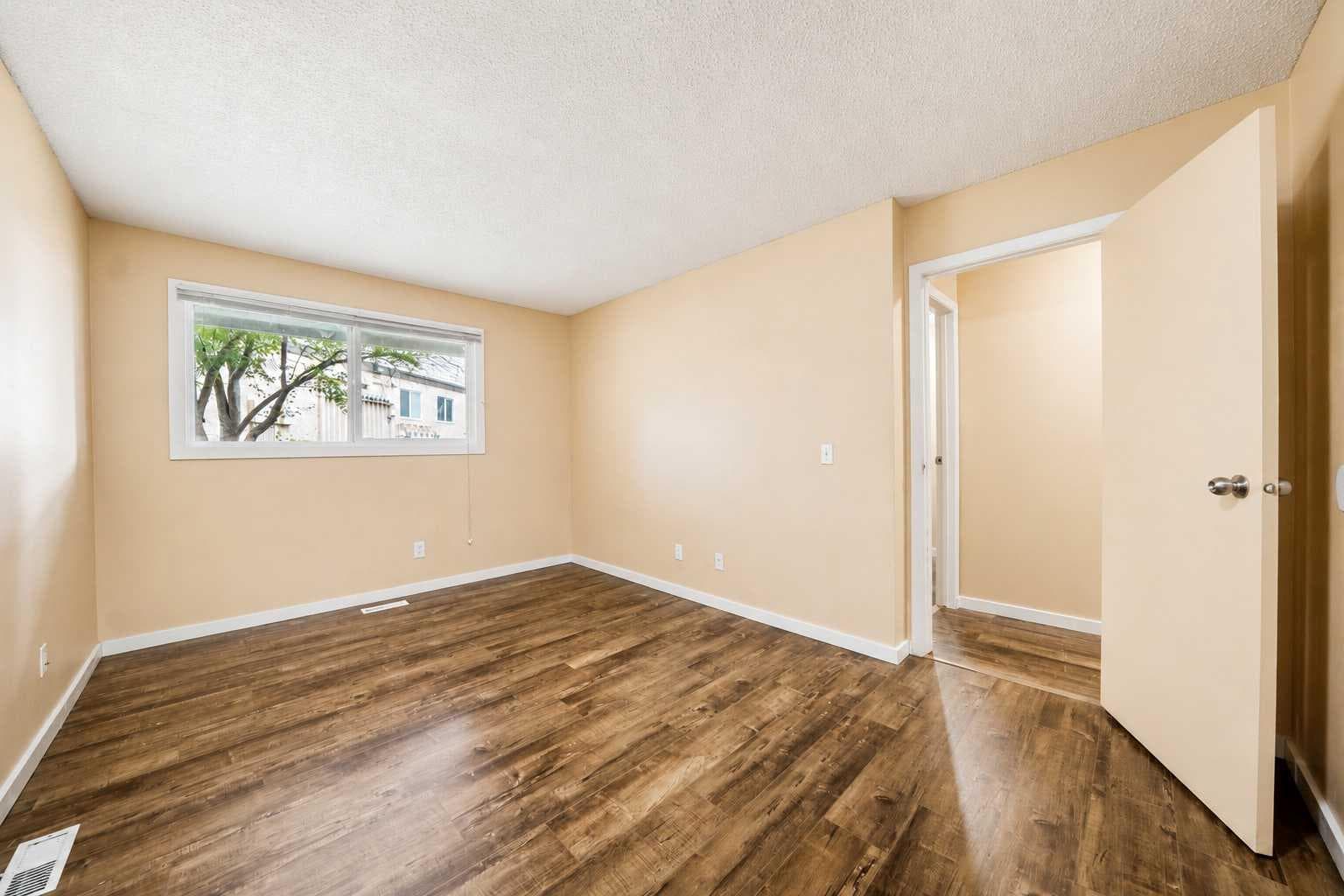 40, 3745 Fonda Way SE