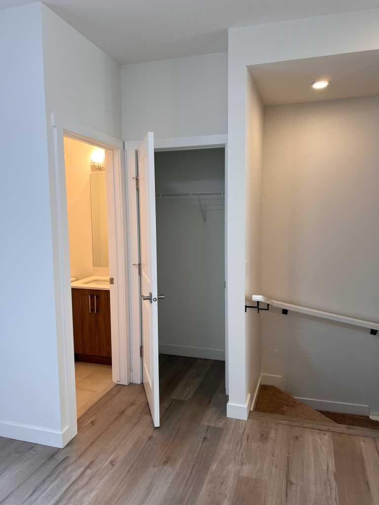 902, 33 Merganser Drive W