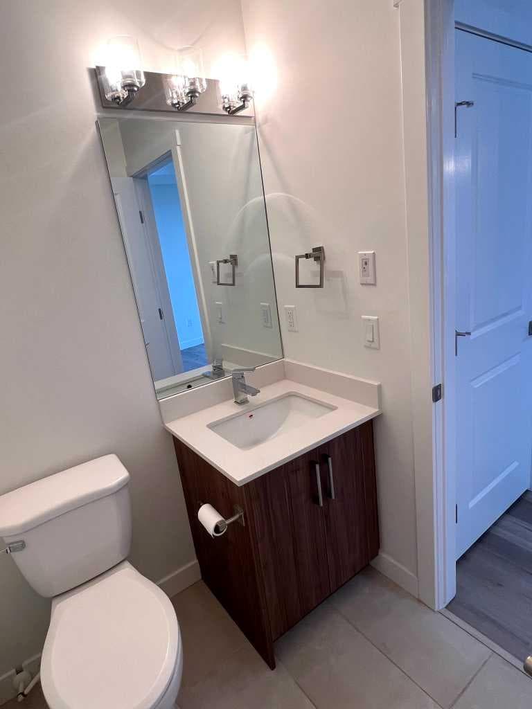 902, 33 Merganser Drive W