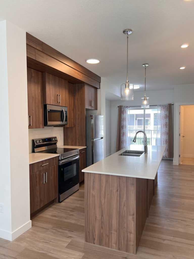 902, 33 Merganser Drive W